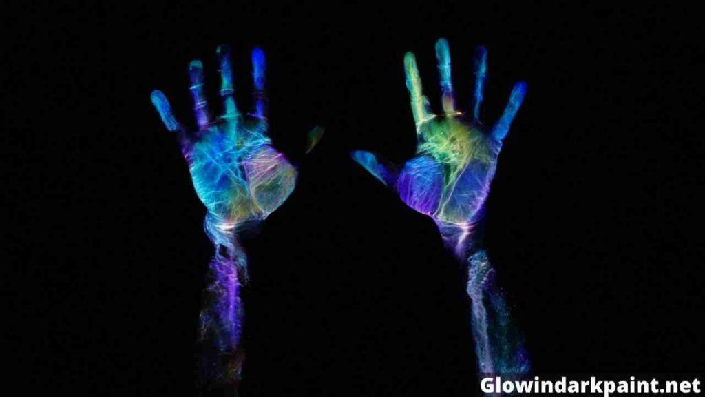 Making blue glow paint - How to make Blue Glow in the Dark Paint