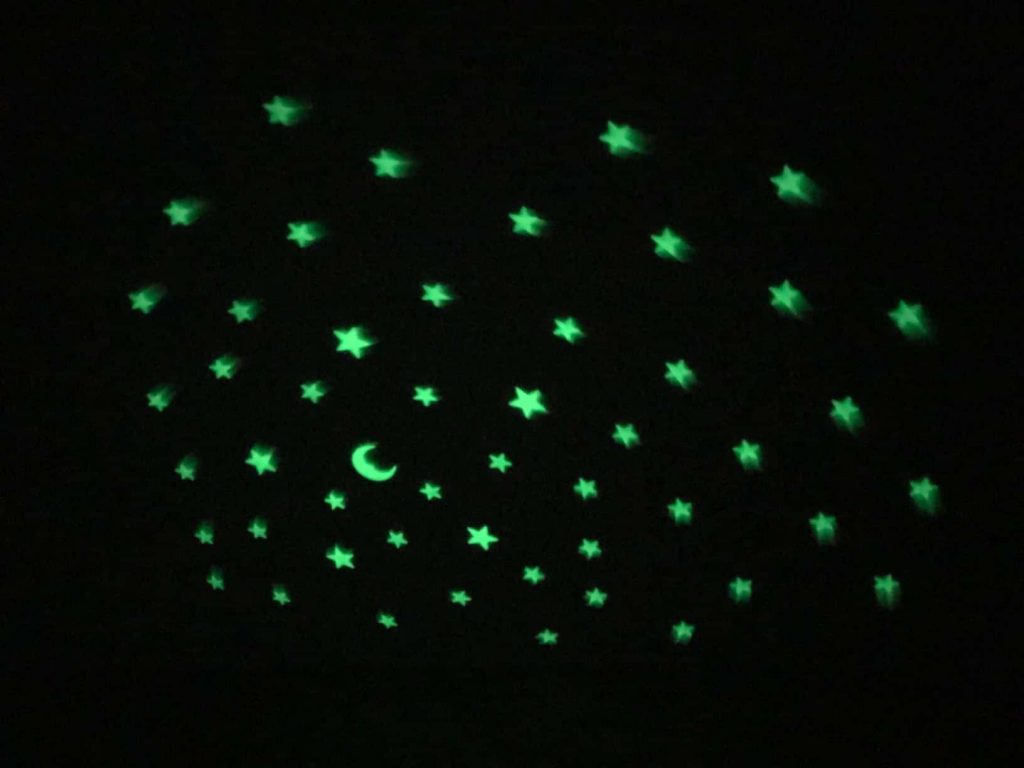 5 Best Glow In The Dark Stars For Ceiling 2021 Make Your Galaxy - Light Up Star Stickers For Ceiling