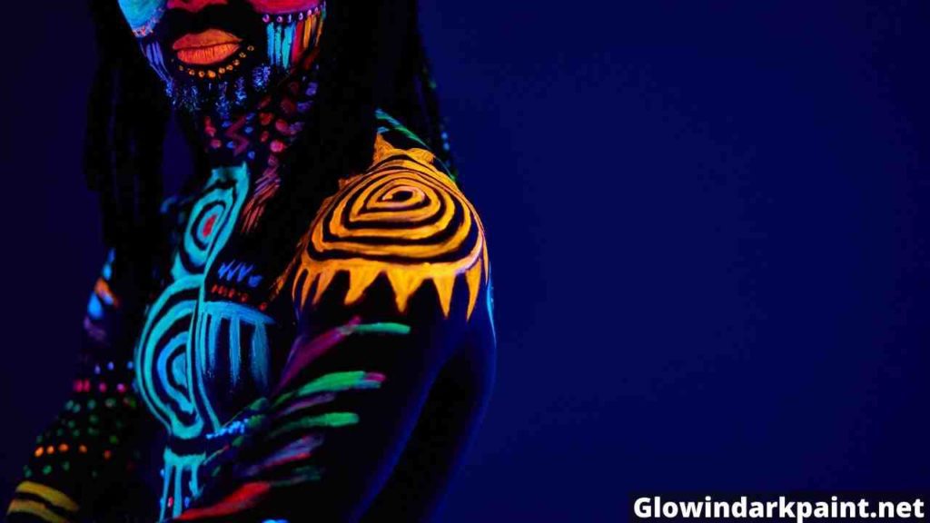 This will help you know How to make Glow in the Dark Face Paint. It tells you about the things required, steps to make Glow in the dark face paint, some creative ideas for glow face paint, and things to remember
